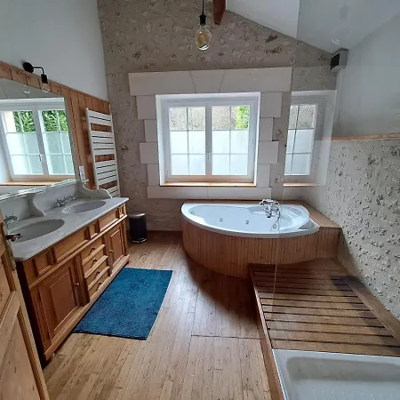 Les Cotes - Charming With Heated Swimming Pool Сasa de vacaciones
