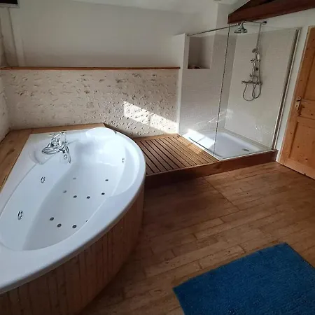 Les Cotes - Charming With Heated Swimming Pool Сasa de vacaciones *